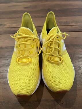 Women’s New Balance Bright Yellow Mesh Running Shoes (size 10)